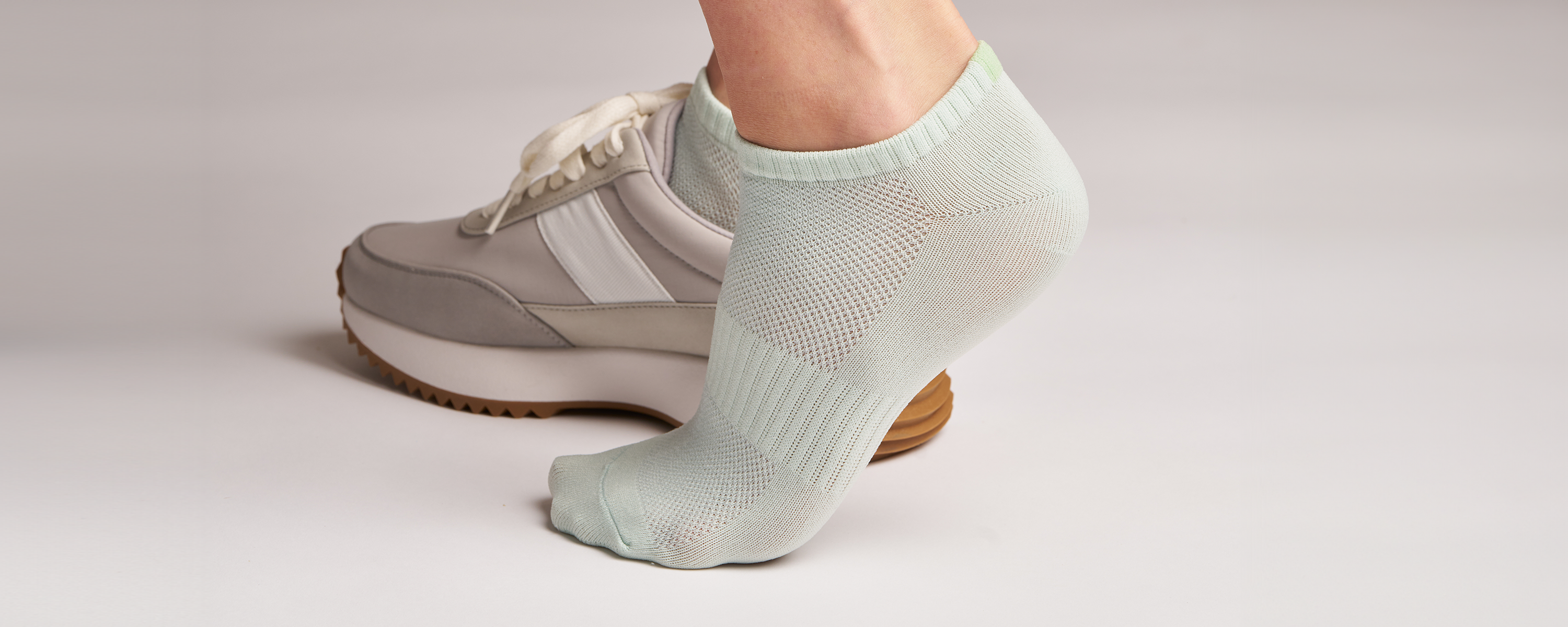 Breathable Socks Ballerina Socks Non Slip Socks Transparent Low Socks Boot  Socks Liner Socks Women (Beige, One Size) : : Clothing, Shoes &  Accessories